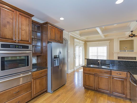 2nd image of 2719 Crowne Pointe Dr