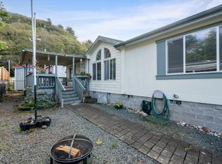 516 S Dolphin St, Rockaway Beach, OR 97136