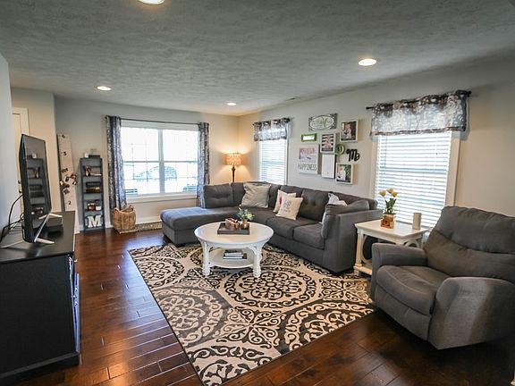4th image of 1951 Whispering Meadows Dr