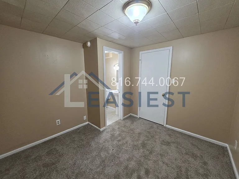 11335 E 72nd St — Photo 15