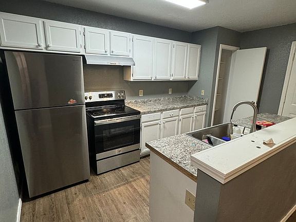 5th image of 1307 Eastgate Dr