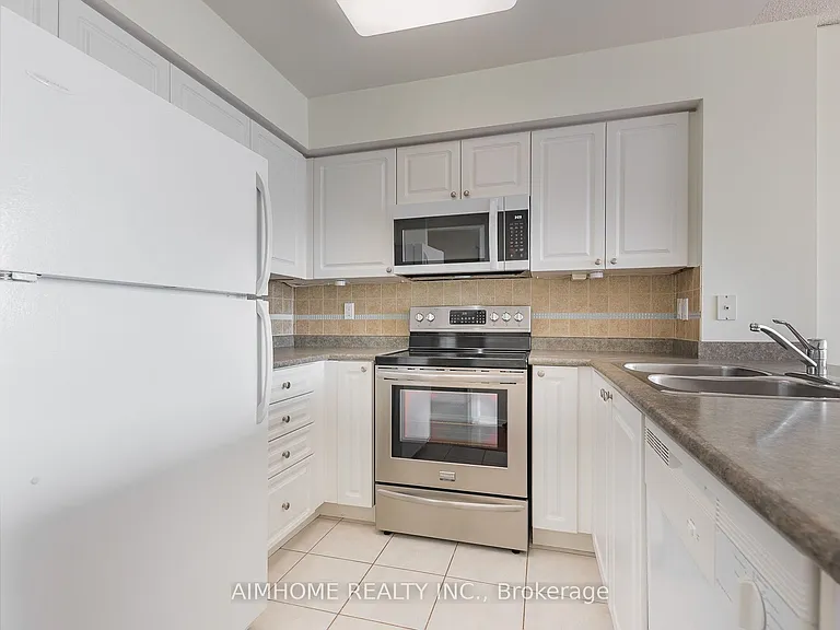 30 Harrison Garden Blvd #1106 — Photo 13