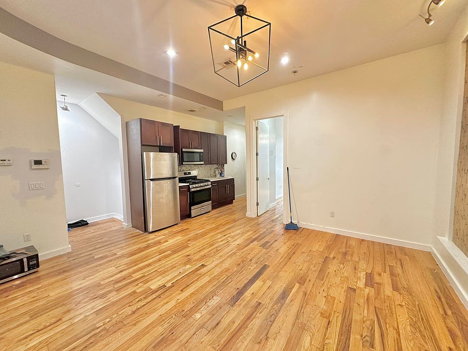 1st image of 30 Park St #1
