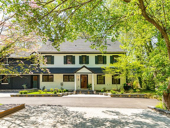 2nd image of 383 Maplewood Rd
