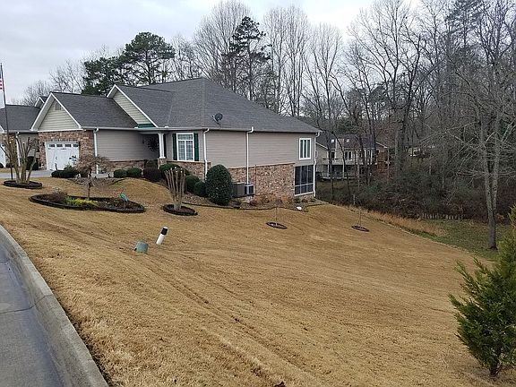 Large side yard