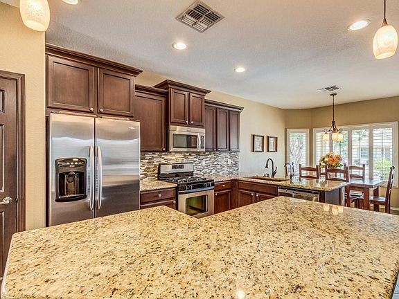 4th image of 44078 W Venture Ln