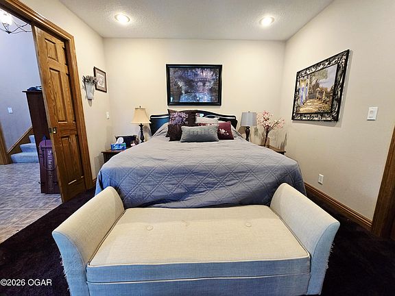 4th image of 4901 Calvin Ln