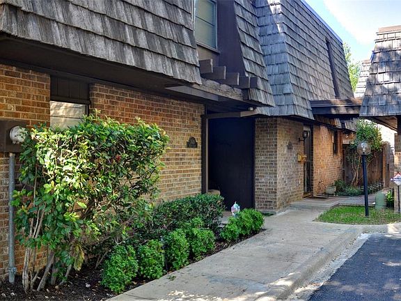 2nd image of 3028 Hulen Ct