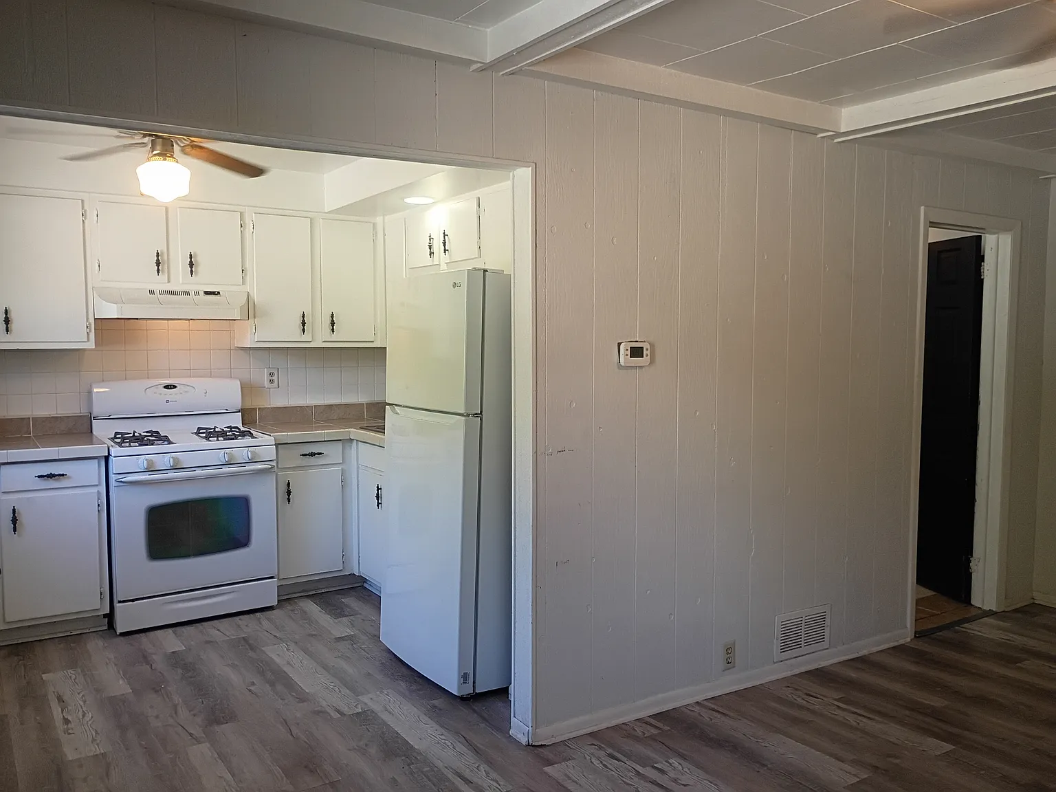 2 bed, 713 sqft, $2,250 — Photo 3