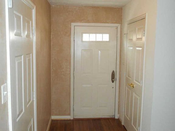 3rd image of 403 Dundee Pl