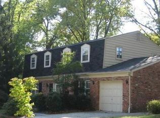 8810 Stonehaven Ct, Potomac, MD 20854