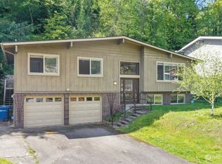 13835 17th Ave SW, Seattle, WA 98166