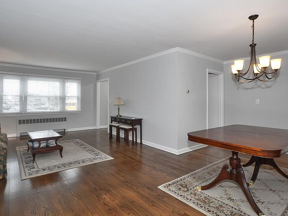 4th image of 4 Meadow St