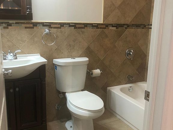 5th image of 57 Bloomfield Ave #37