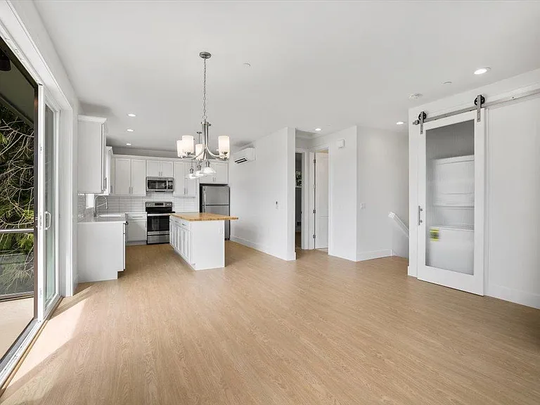 9002 Redmond Woodinville Rd NE #9002 — Photo 5