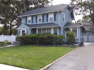 21 Wilson Pl, Freeport, NY 11520