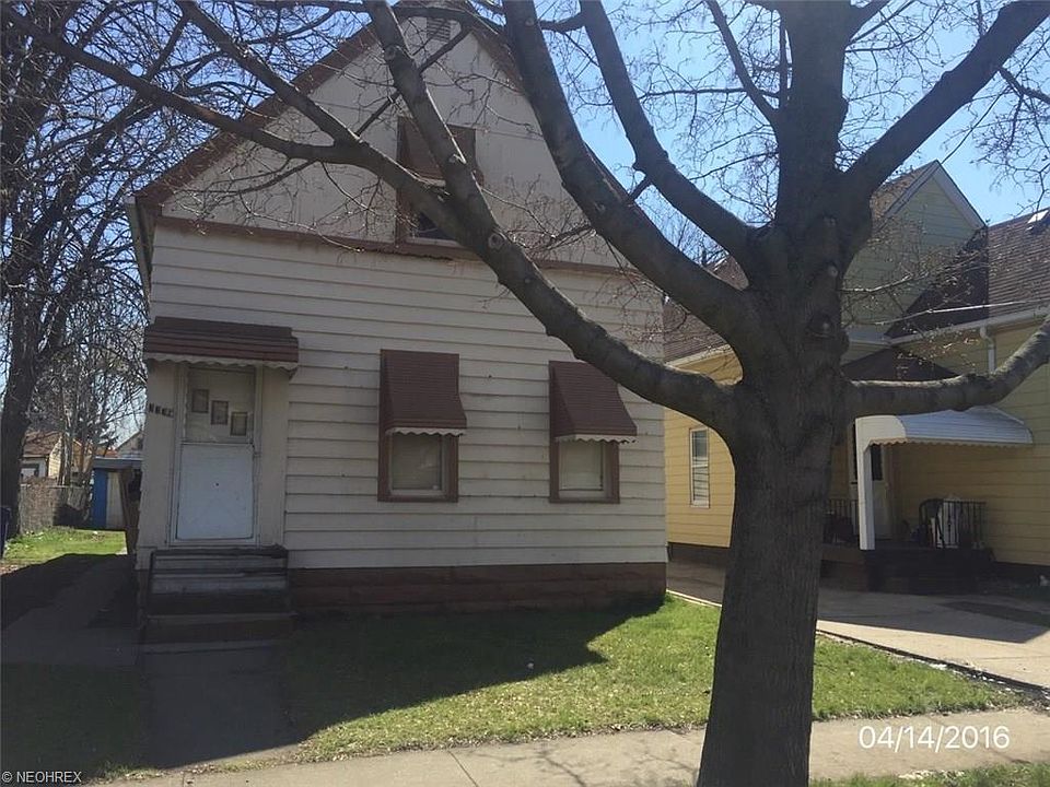 1st image of 3339 W 61st St