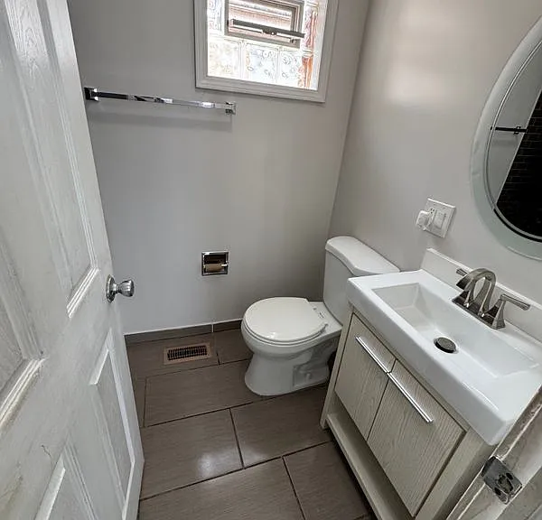 5921 S Racine Ave #1 — Photo 4