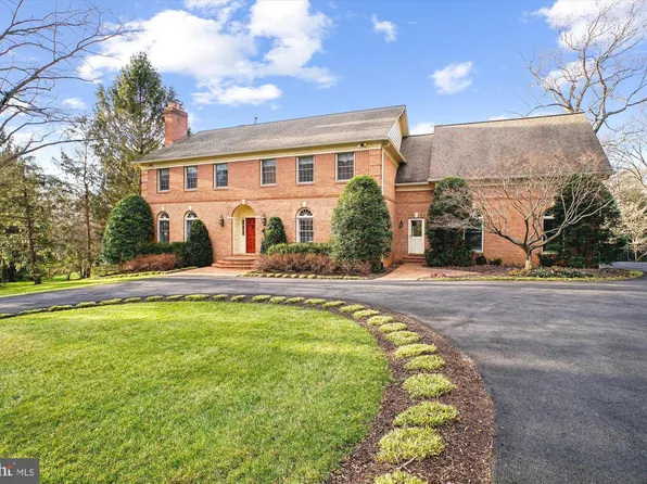 8405 Honeywood Ct, Mc Lean, VA 22102