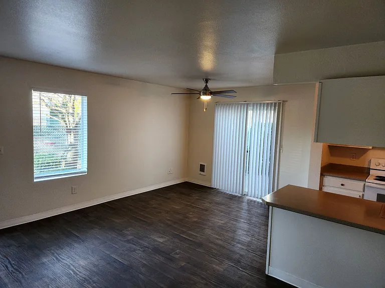 Emerald Pointe — Photo 50
