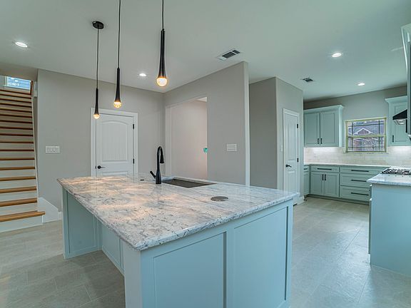 5th image of 8319 Deep Green Dr