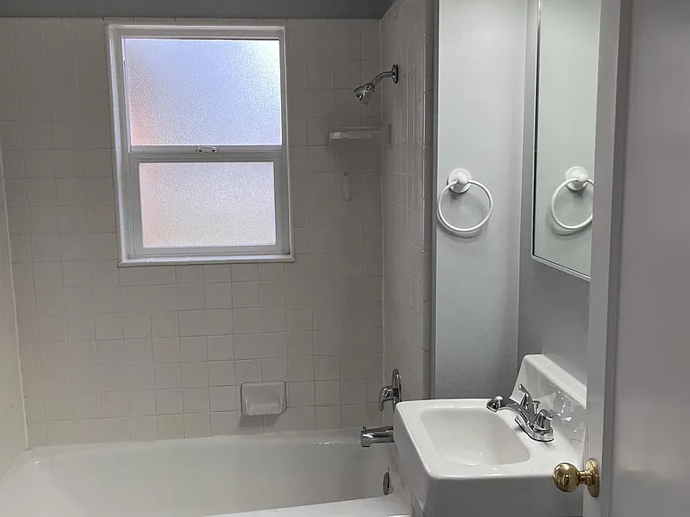 632 N Main St — Photo 18