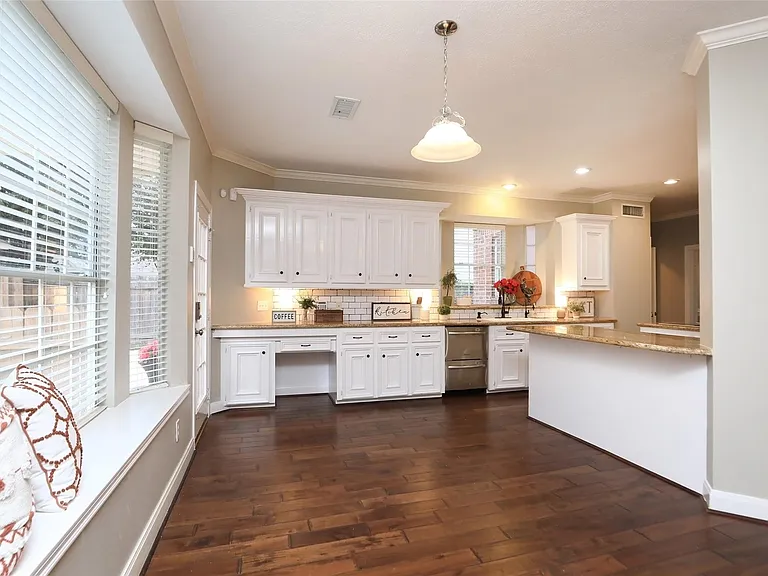 7906 Tizerton Ct — Photo 18