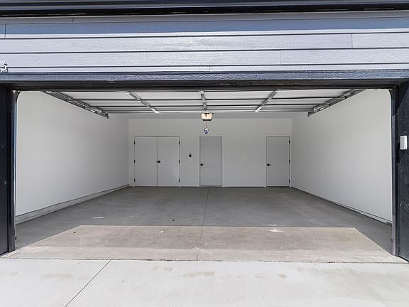 4th image of 9377 S Breakwater Blvd #7-105