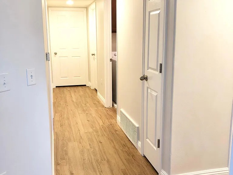 117 E Calbourne Ln #I1 — Photo 2