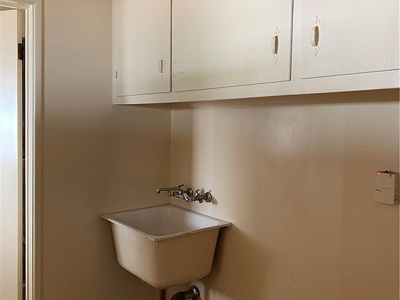 5th image of 9935 Burnet Ave