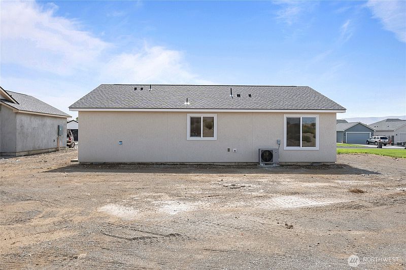 3rd image of 207 Tawsha Street