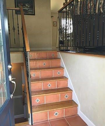 4th image of 33 Brown Ave