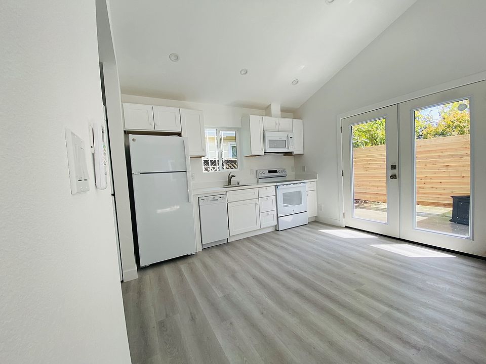 1st image of 1059 Barbara Ave