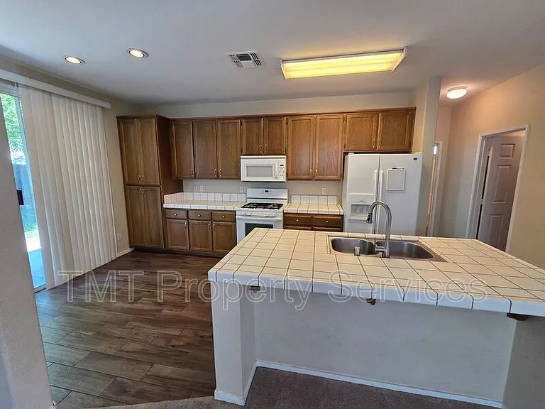 1717 Providence Way — Photo 12
