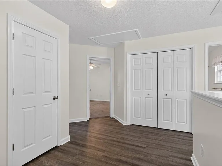275 Cottonwood Creek Cir — Photo 16