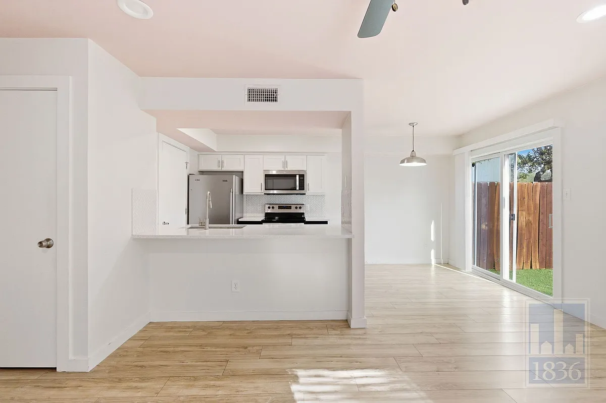 Building Photo - 1308 Southport Dr #D