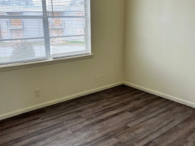 6341 S Newport Ave #2 — Photo 9