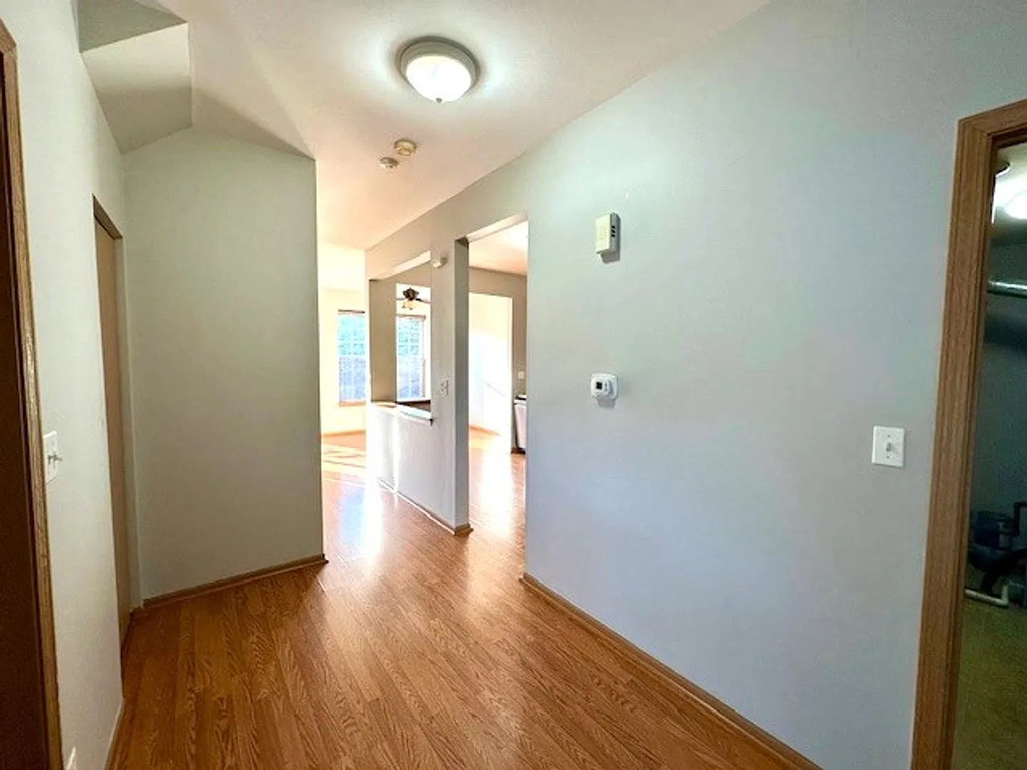 Large 3 Bedroom 2.1 Bath Townhome 2 car garage Neuqua Valley High School — Photo 3