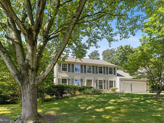 2nd image of 27 Larkwood Ct
