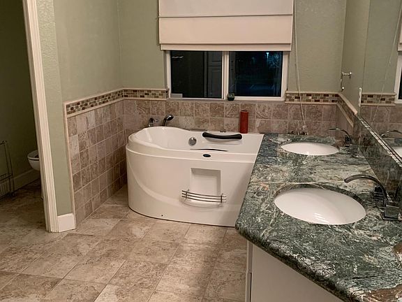 4th image of 377 Coventry Cir