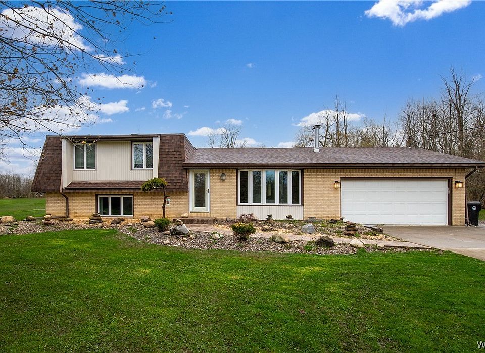 1st image of 11685 Parkwood Dr