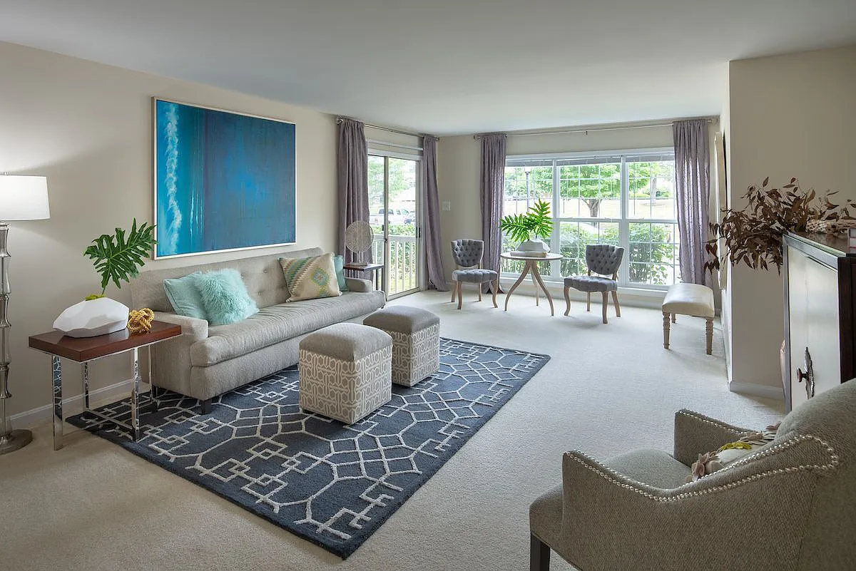 Elms Kingstowne — Photo 2