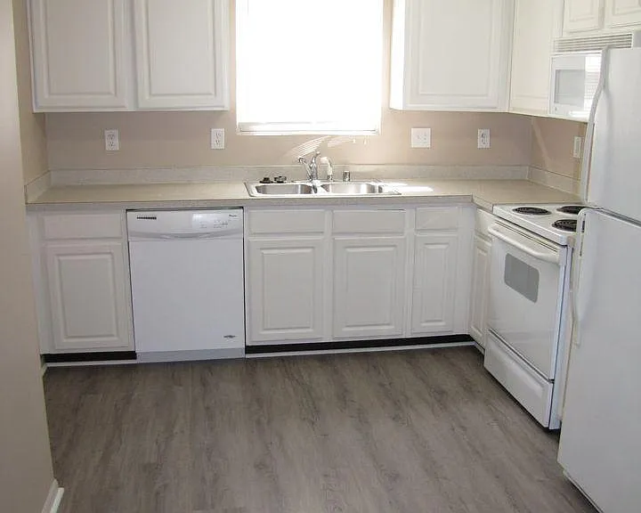 10235 Riverstone Cir — Photo 5