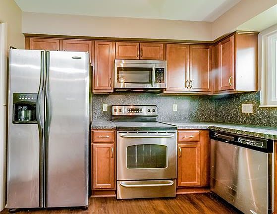 5th image of 3751 Eastbourne Dr