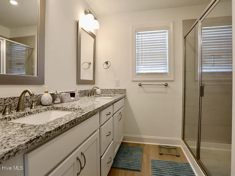 100 Falkirk Ct — Photo 27