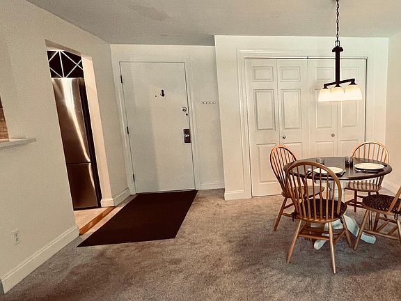 4th image of 740 Farm Road 105