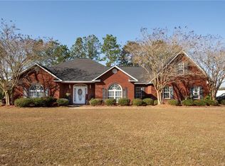 851 Carriage Ln, Waycross, GA 31503