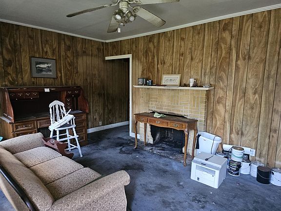 4th image of 901 Dantzler St