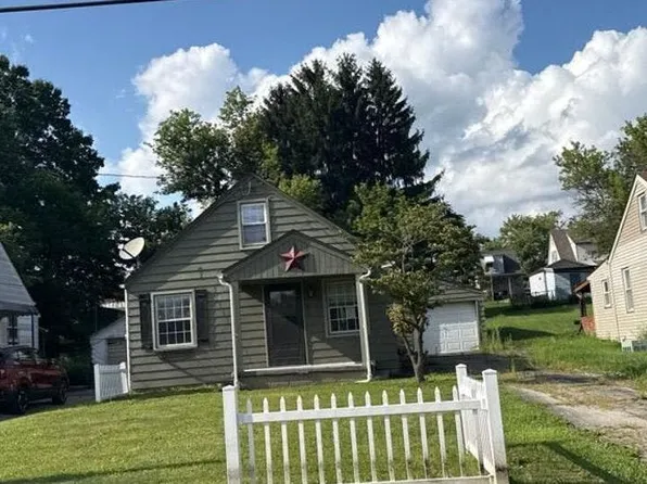 495 Spring St, Struthers, OH 44471