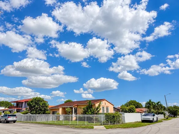 201 NW 61st Ave, Miami, FL 33126